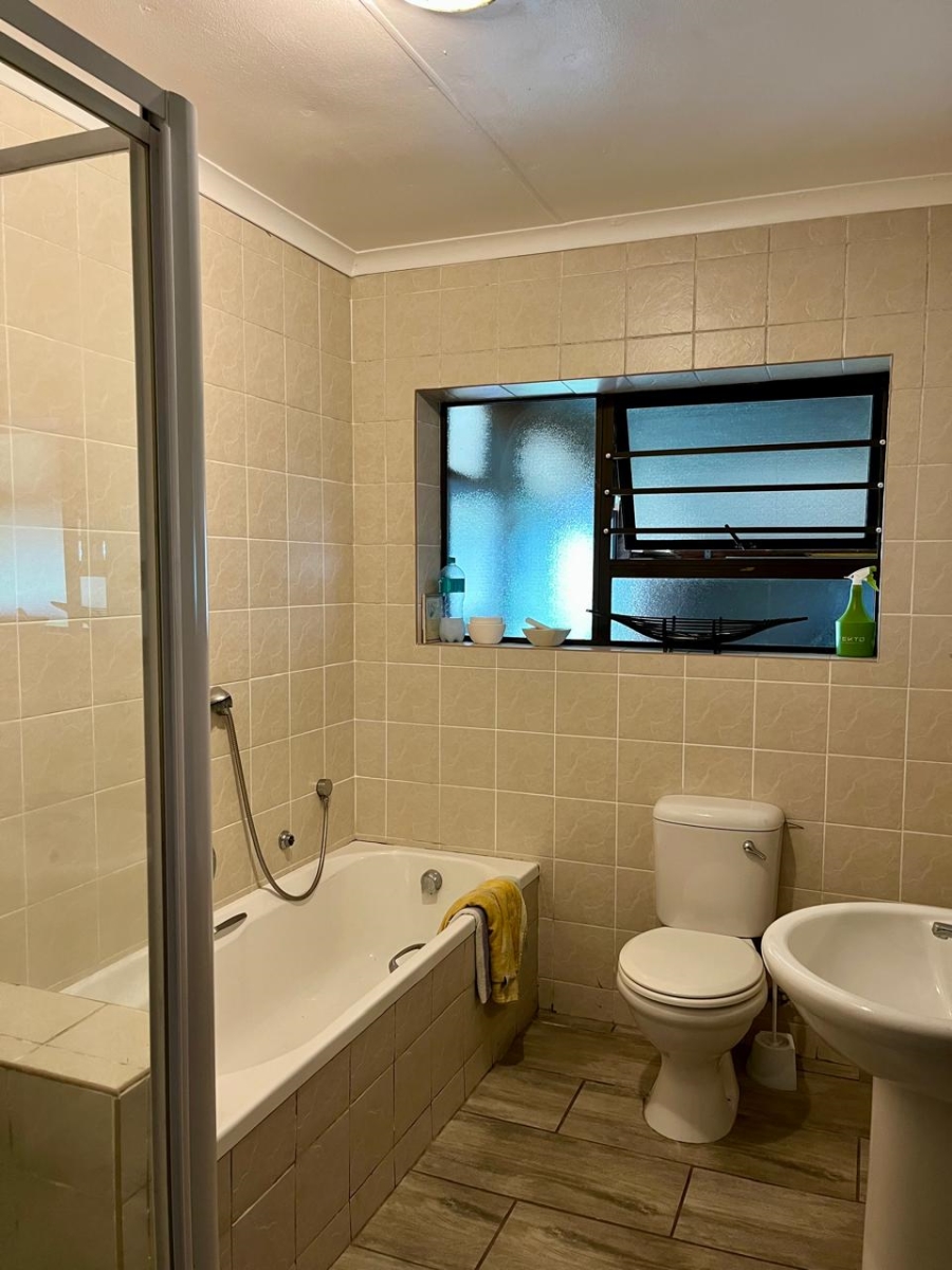 Commercial Property for Sale in Aalwyndal Western Cape
